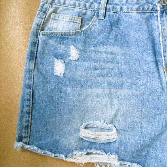 Womens Shein 3XL Distressed Denim Jean Shorts With Frayed Hem & Pockets - Picture 5 of 6